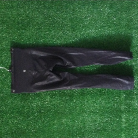 Lululemon High-Waisted Aling Black - Picture 6 of 7